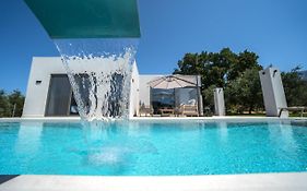 Villa Vivian Heated Private Swimming Pool & Jacuzzi